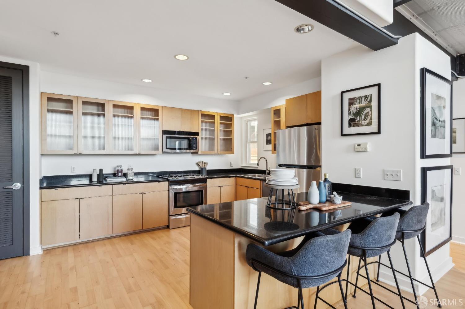 370 De Haro Street # B4