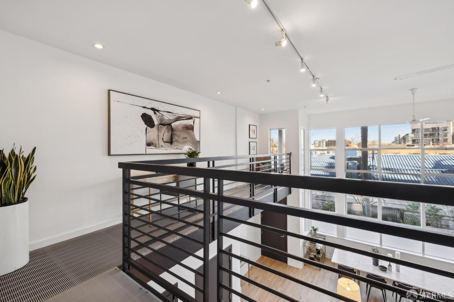 370 De Haro Street # B4