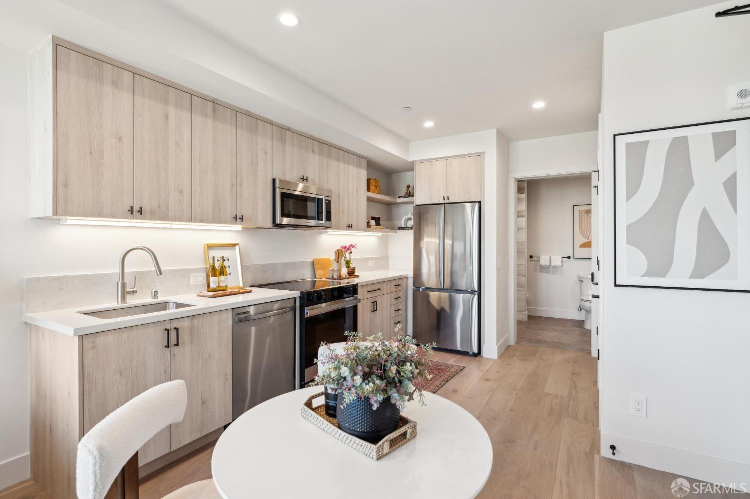 986 South Van Ness Avenue # 501