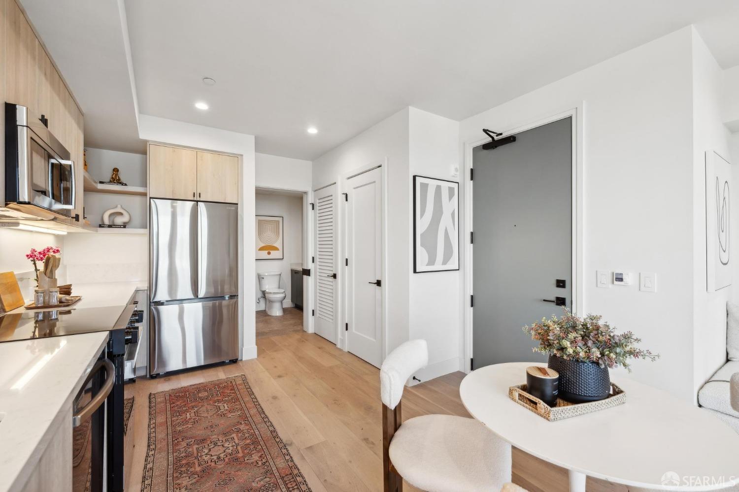 986 South Van Ness Avenue # 501