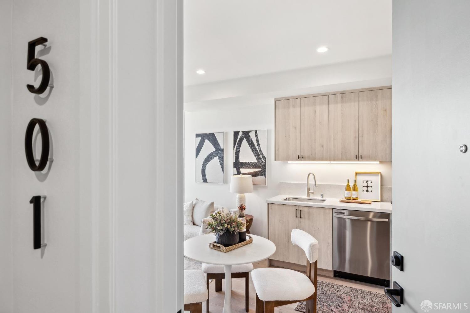 986 South Van Ness Avenue # 501