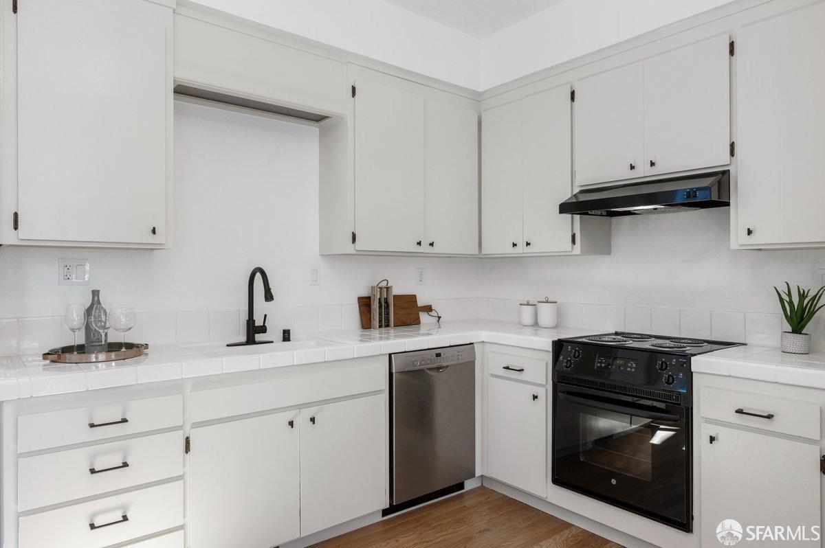 2941-2943 Broderick Street