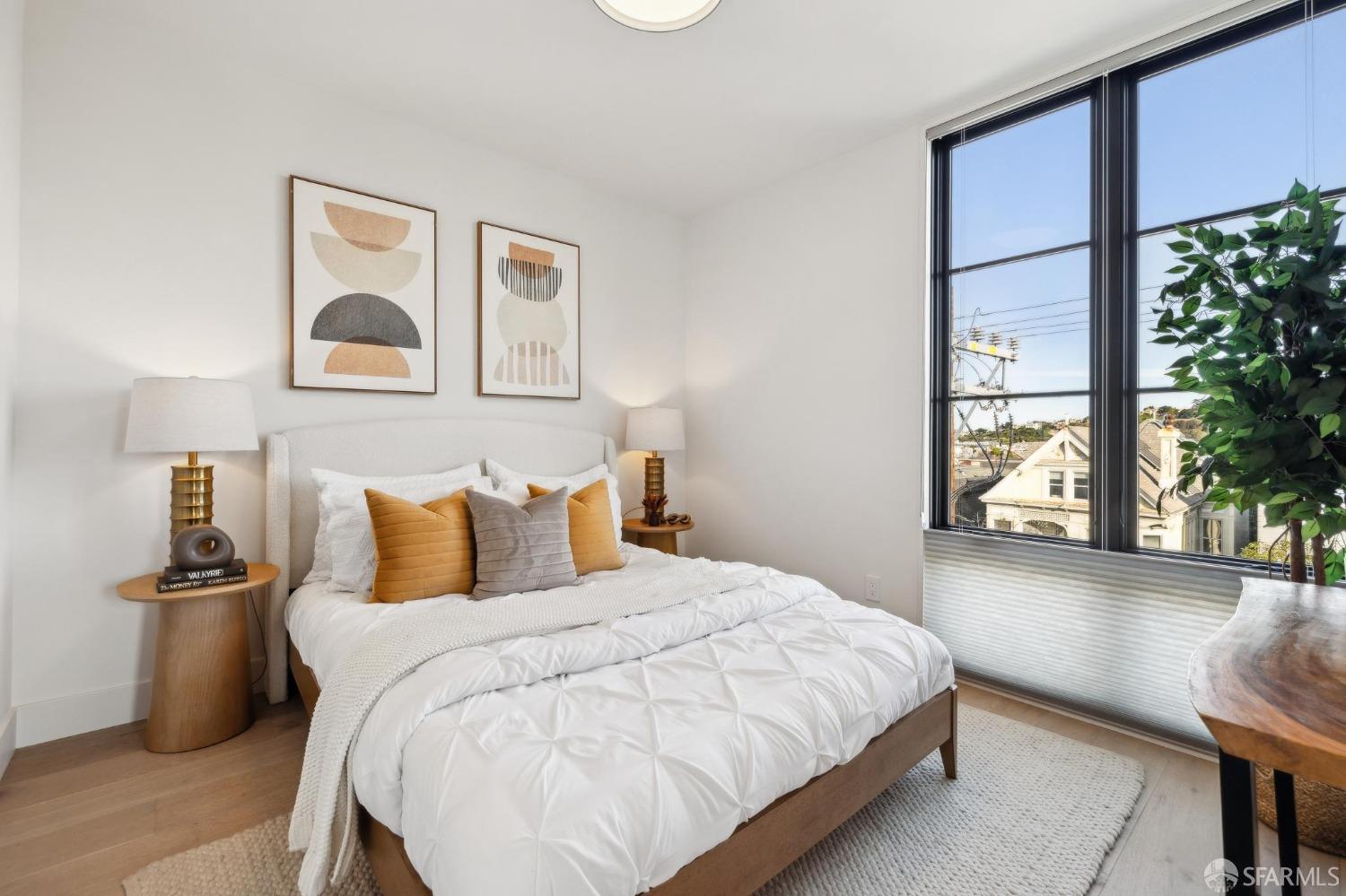 986 South Van Ness Avenue # 401