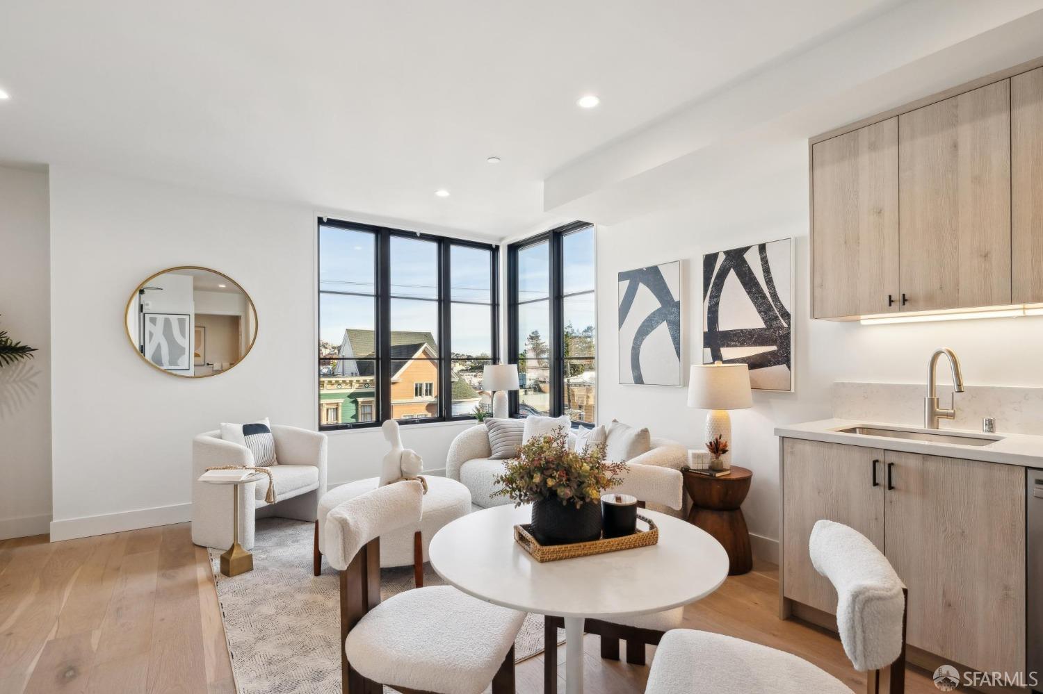 986 South Van Ness Avenue # 401