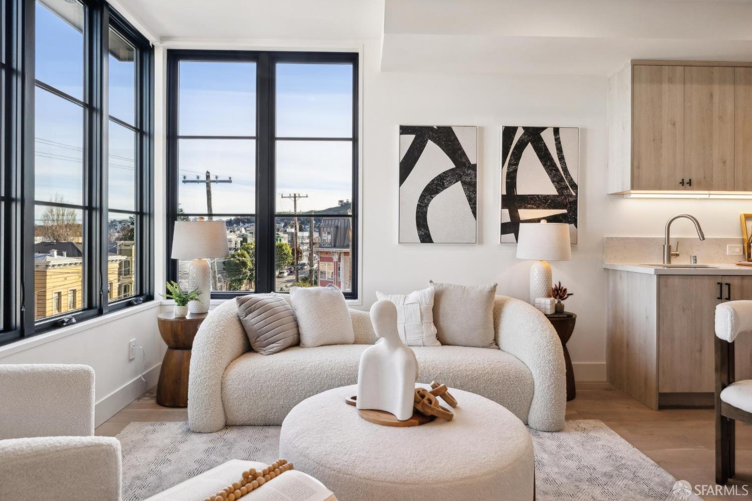 986 South Van Ness Avenue # 401