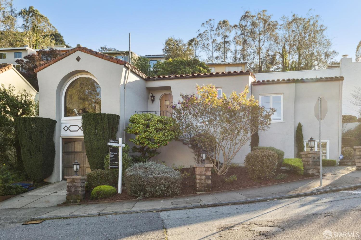305 Juanita Way