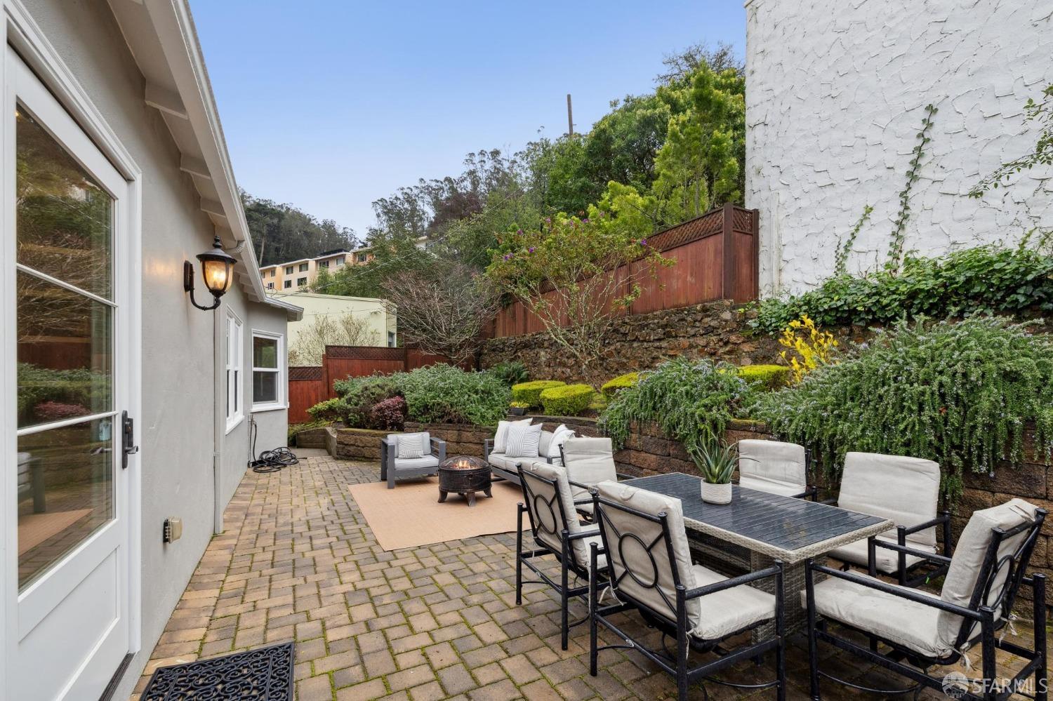 305 Juanita Way
