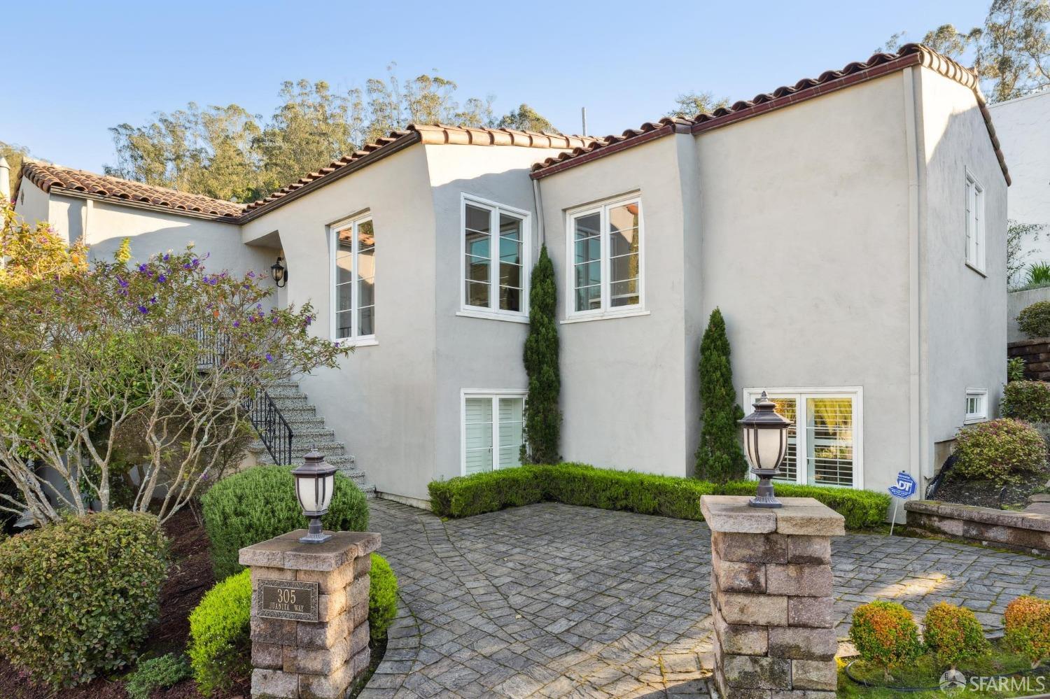 305 Juanita Way