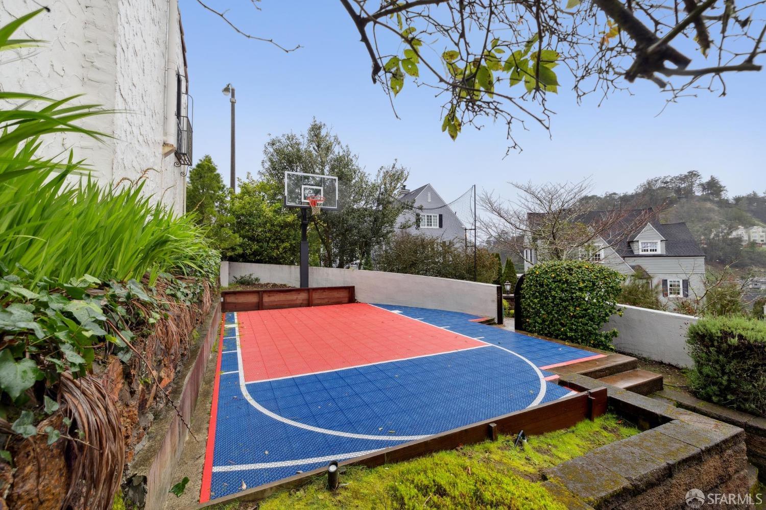 305 Juanita Way