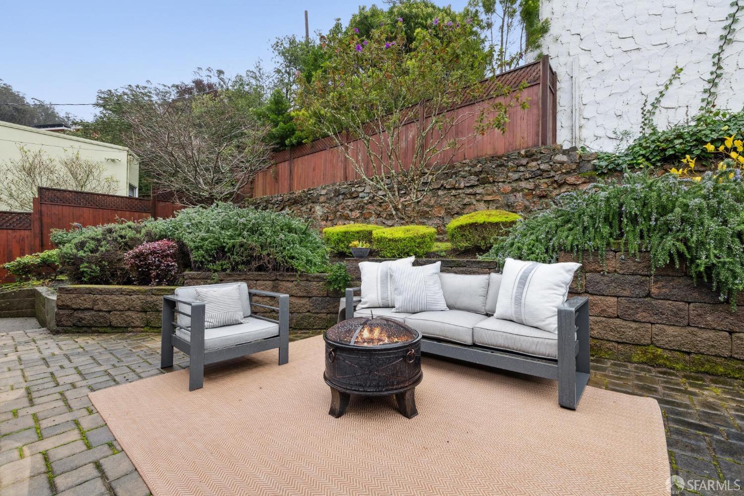 305 Juanita Way