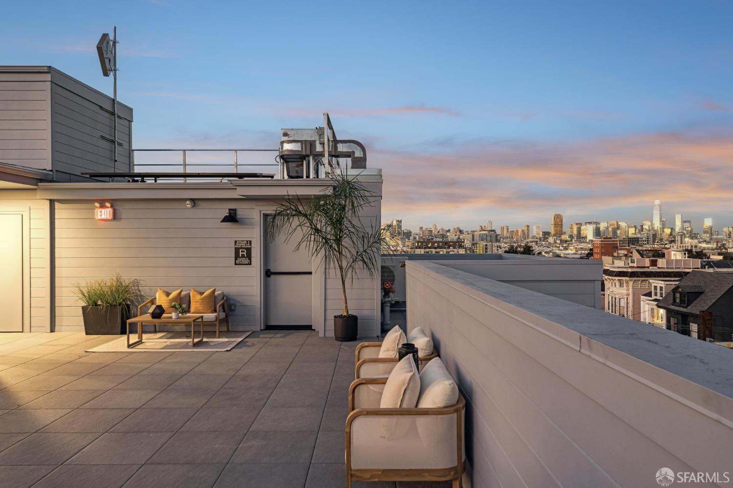 986 South Van Ness Avenue # 301