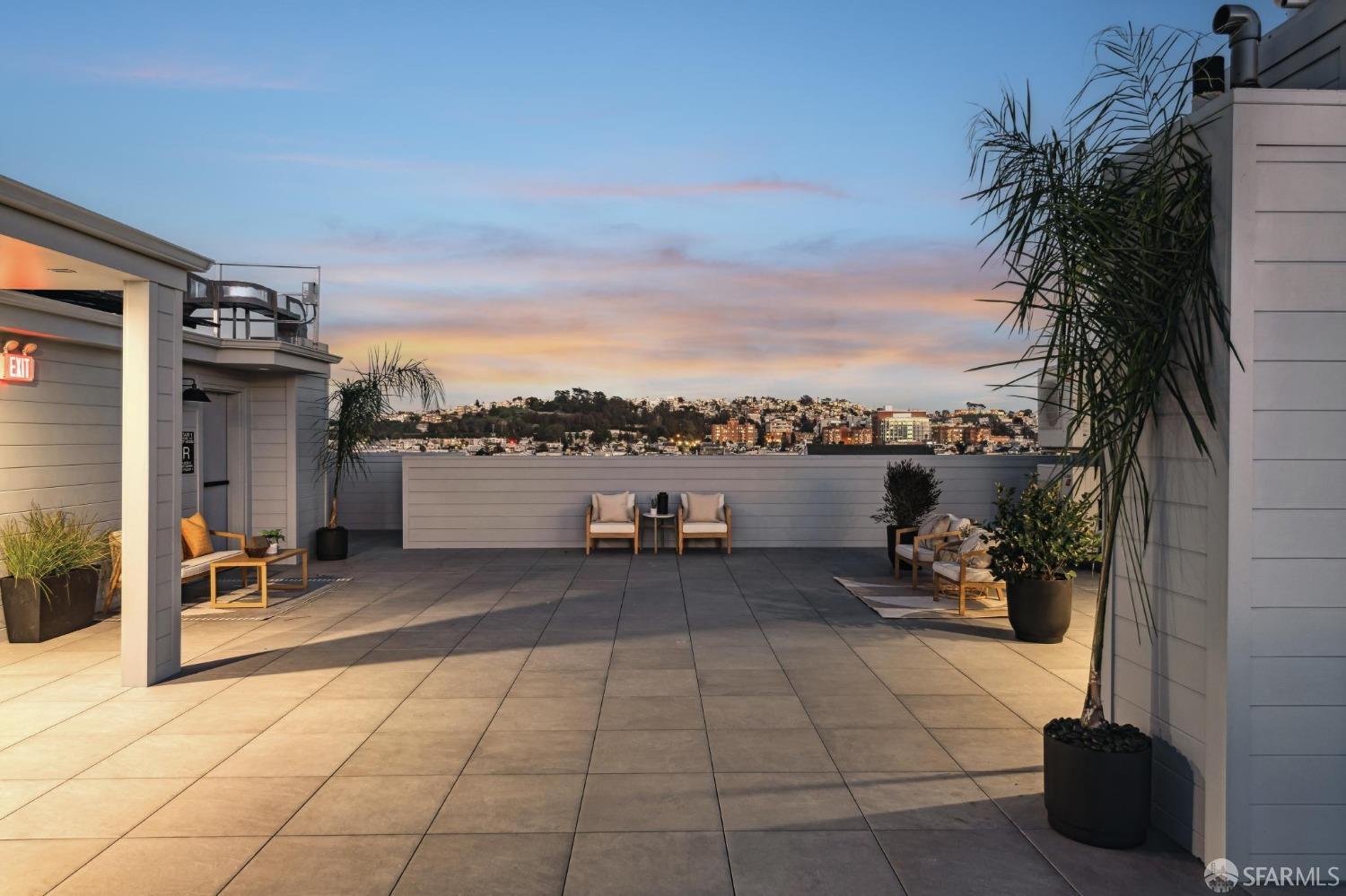 986 South Van Ness Avenue # 301