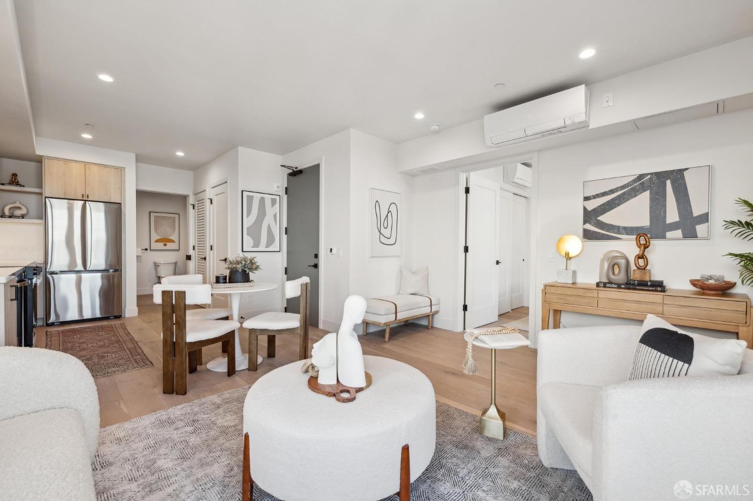986 South Van Ness Avenue # 301