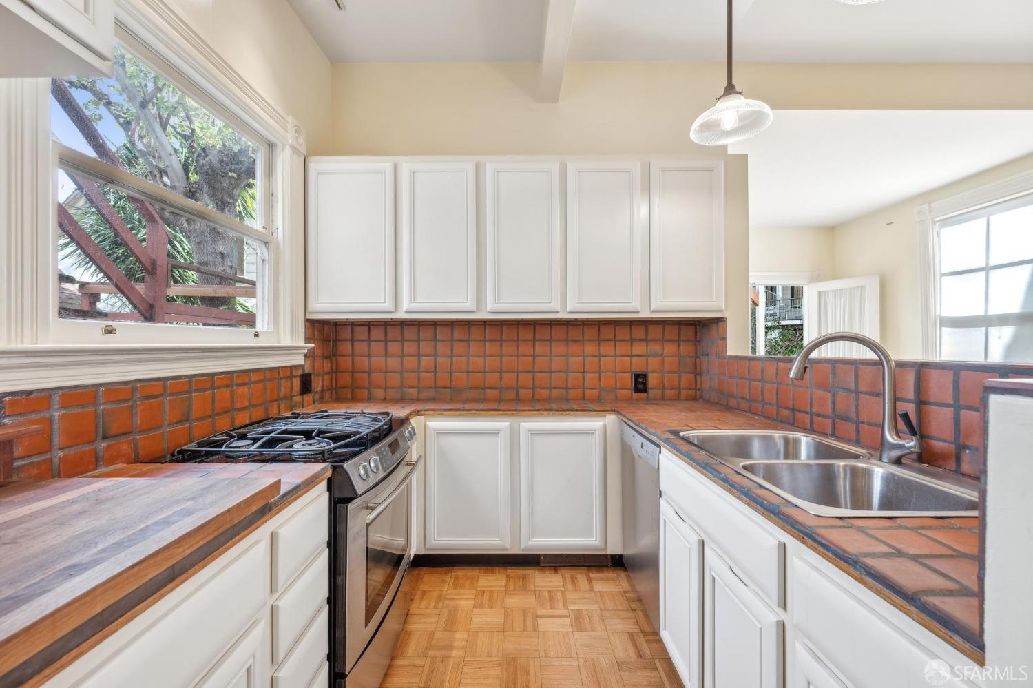 527-529 Noe Street