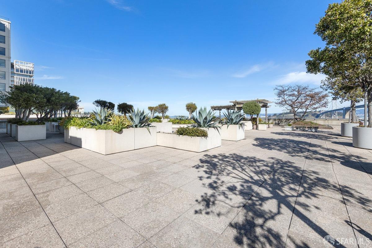 75 Folsom Street # 1802