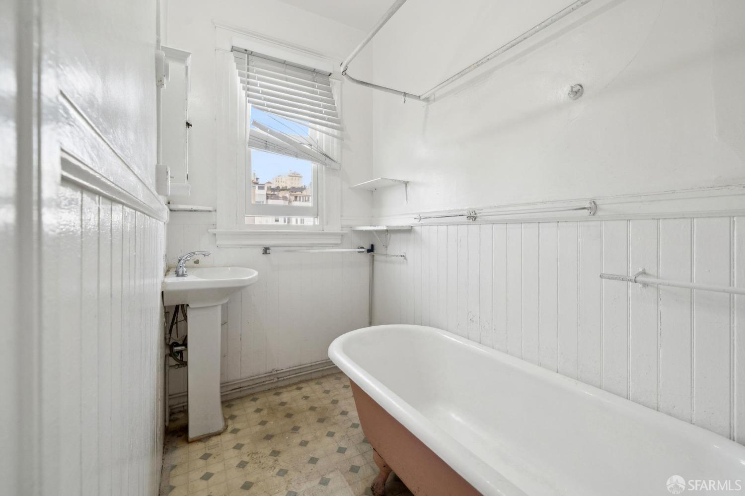 1540-1568 Jones Street