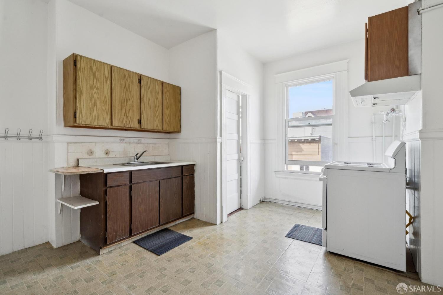 1540-1568 Jones Street