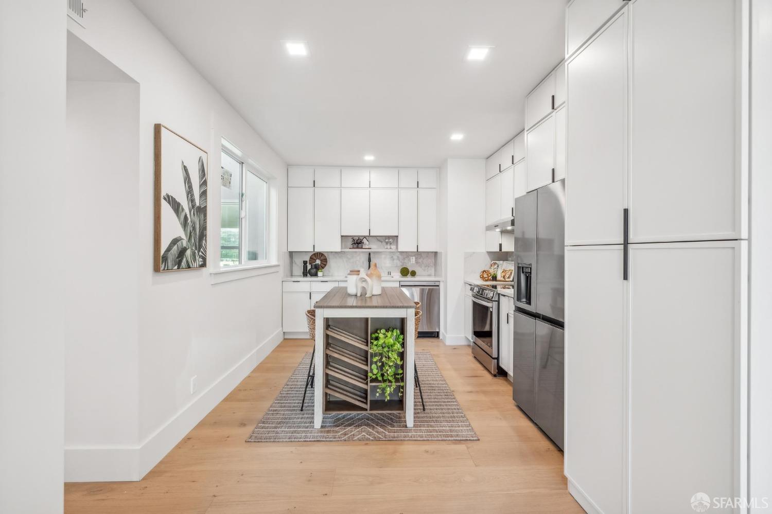 31 Romolo Place # 6