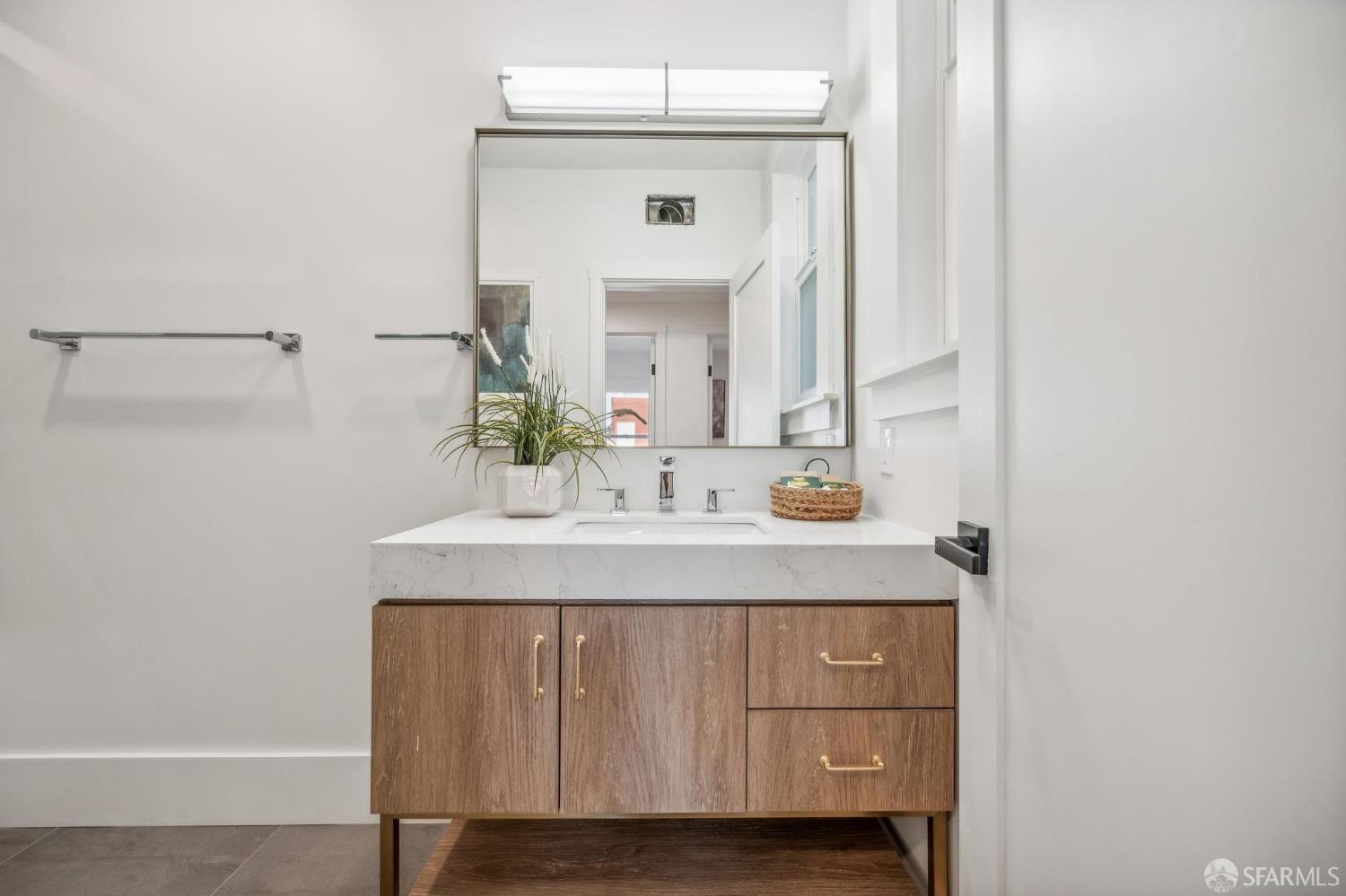 31 Romolo Place # 6