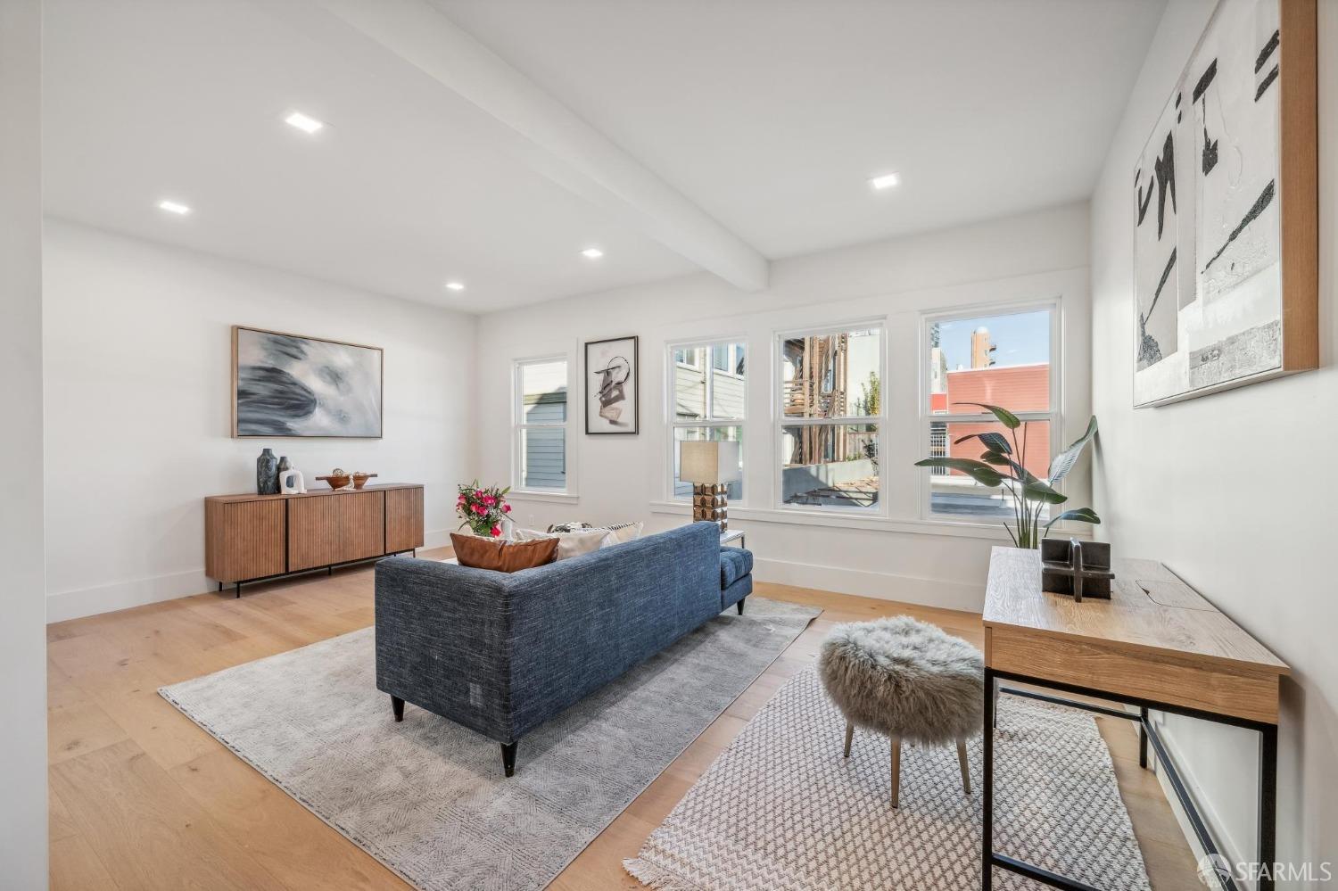 31 Romolo Place # 6