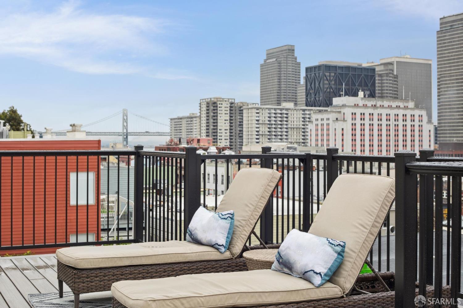 31 Romolo Place # 6