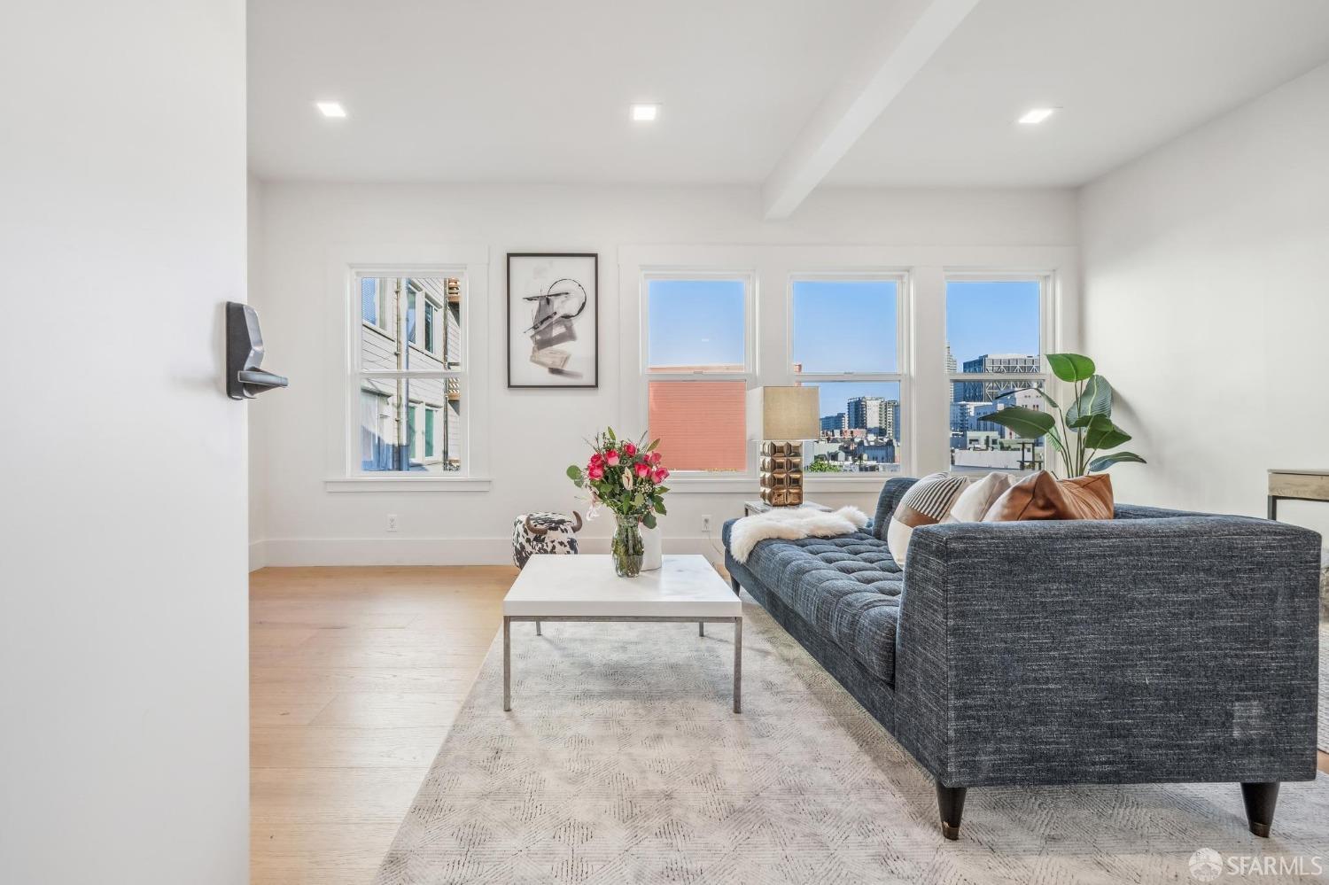 31 Romolo Place # 6