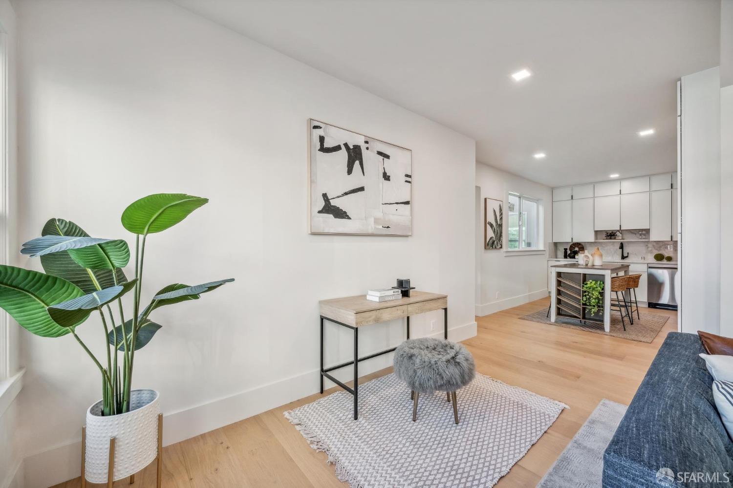 31 Romolo Place # 6