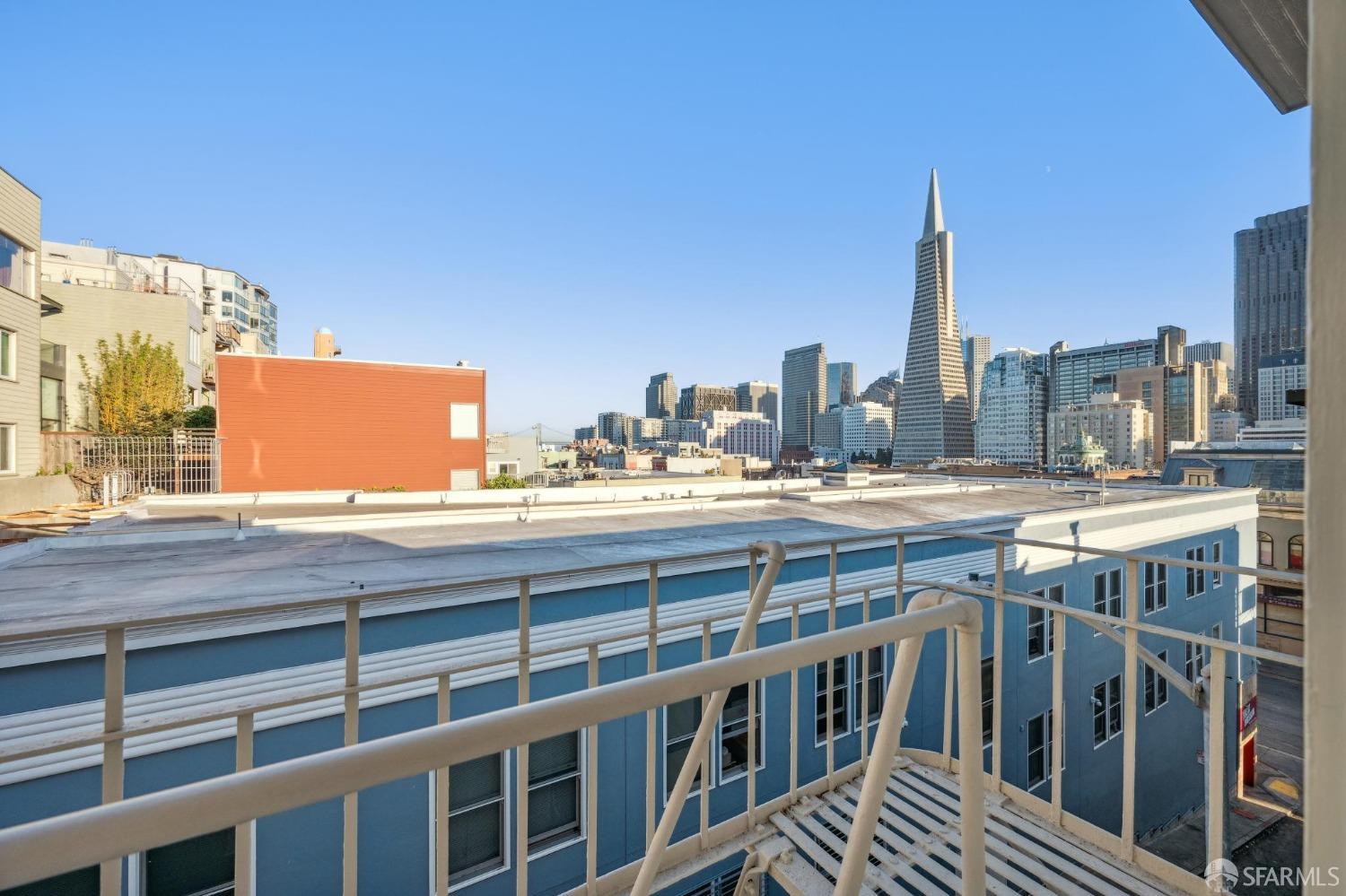 31 Romolo Place # 6