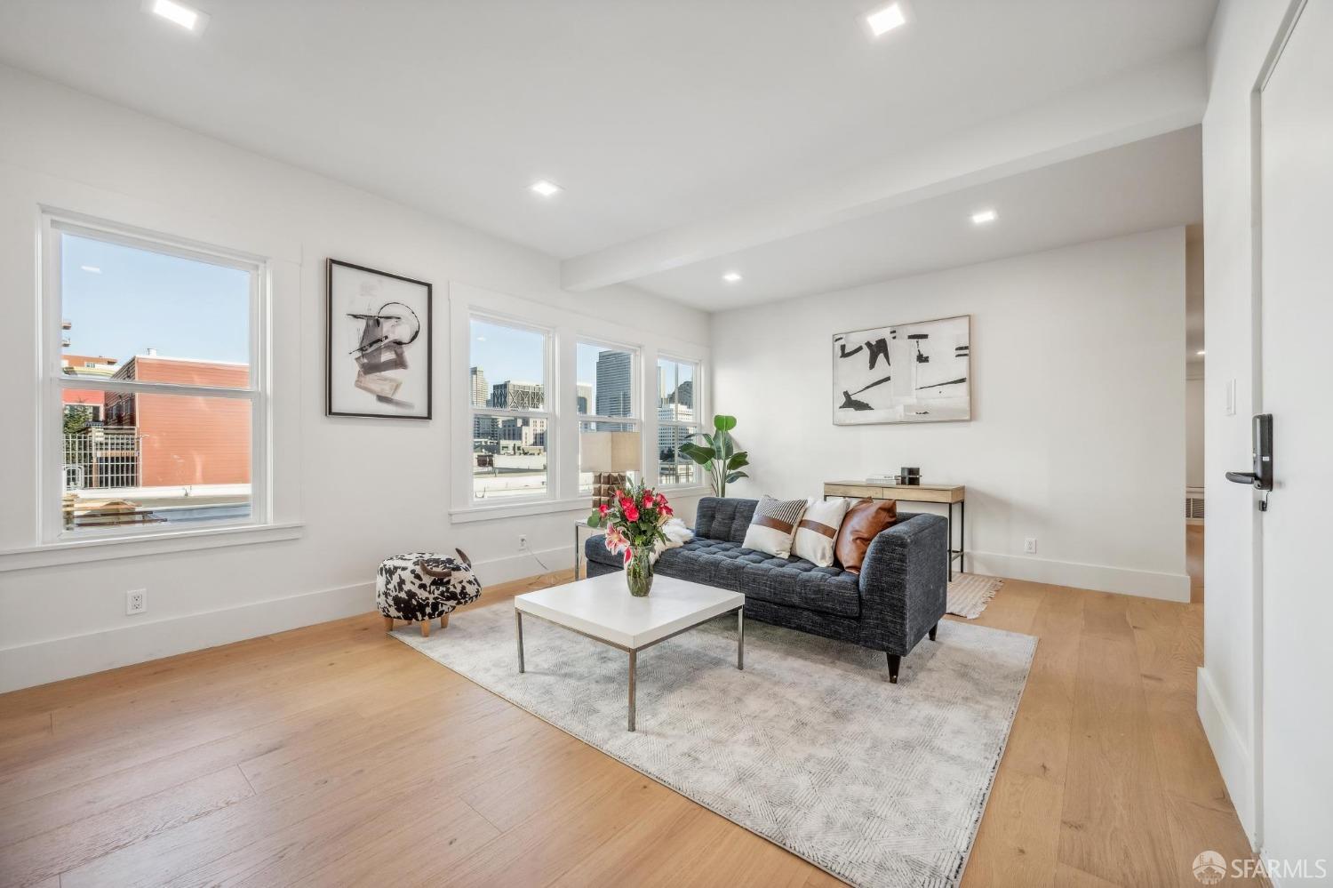 31 Romolo Place # 6