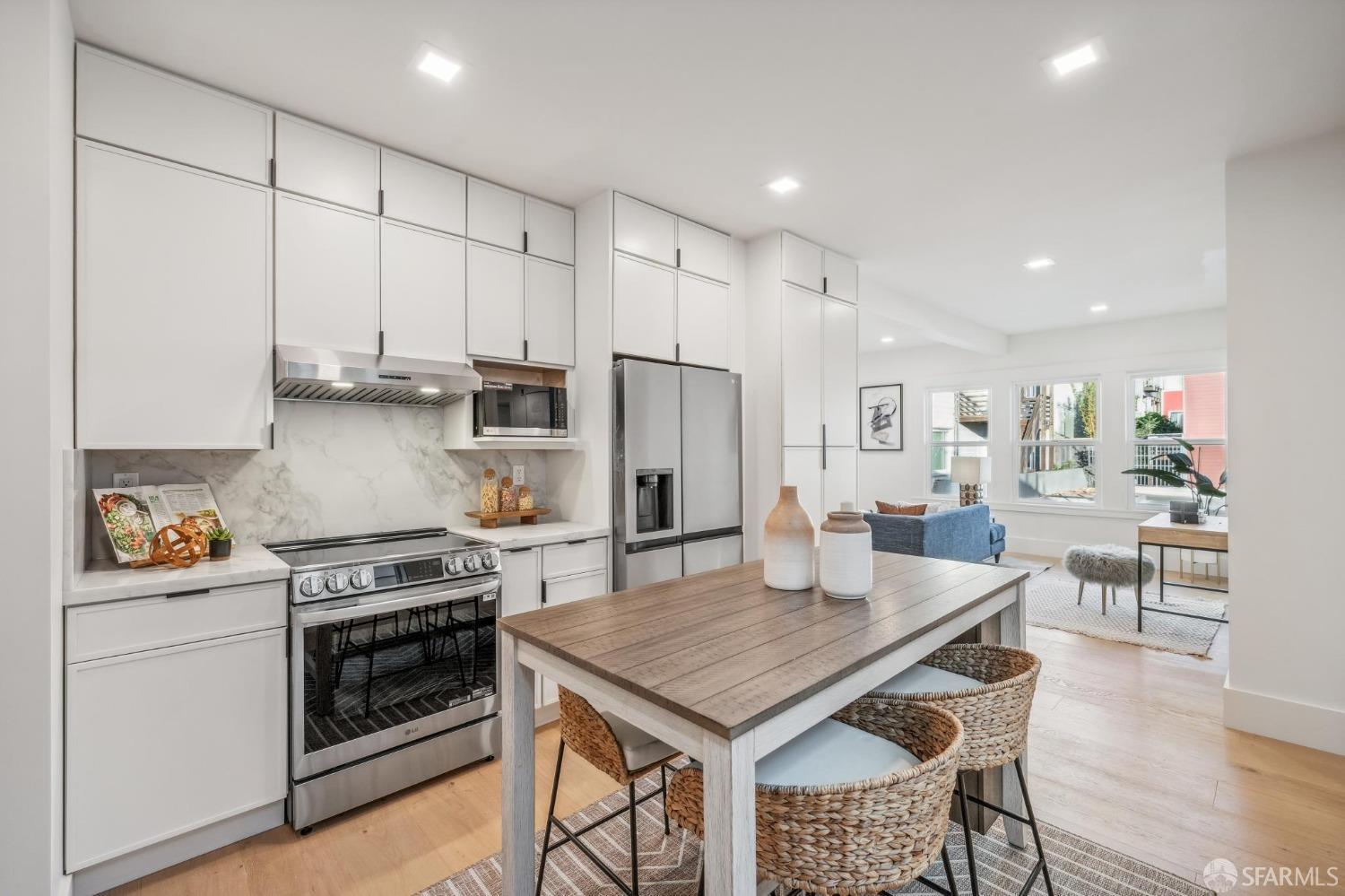 31 Romolo Place # 6