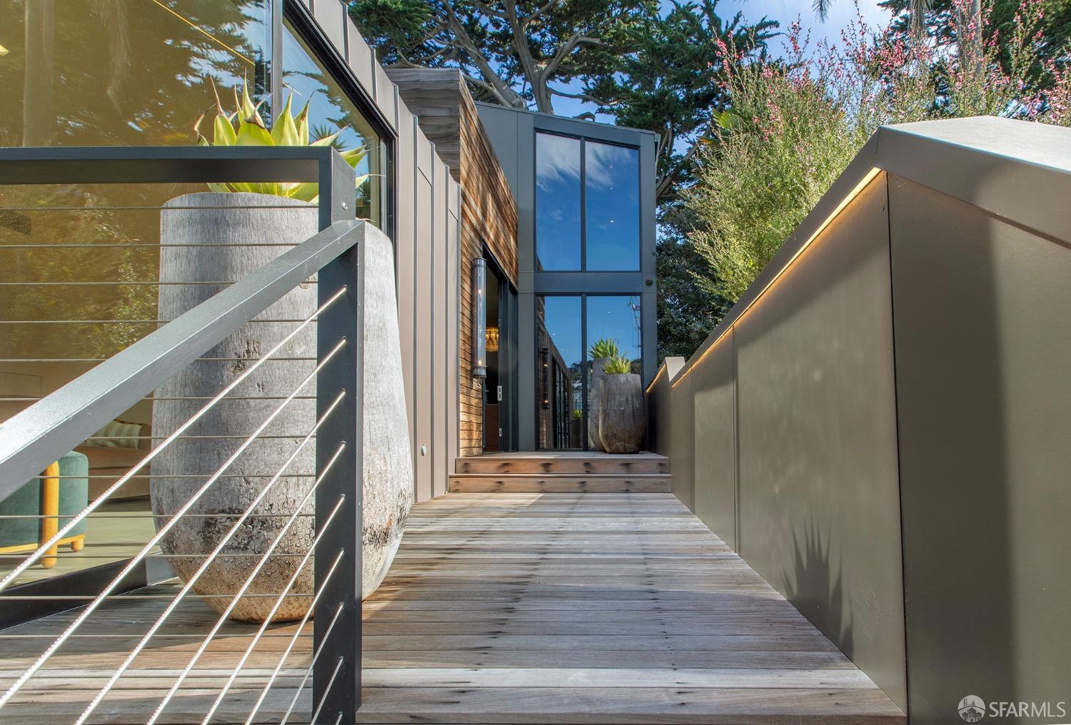 335 Diamond Street