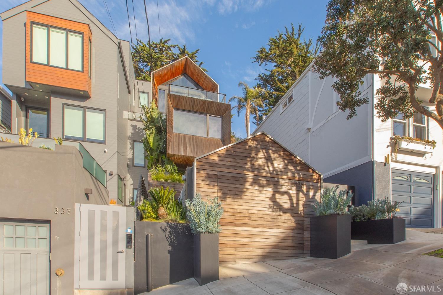 335 Diamond Street