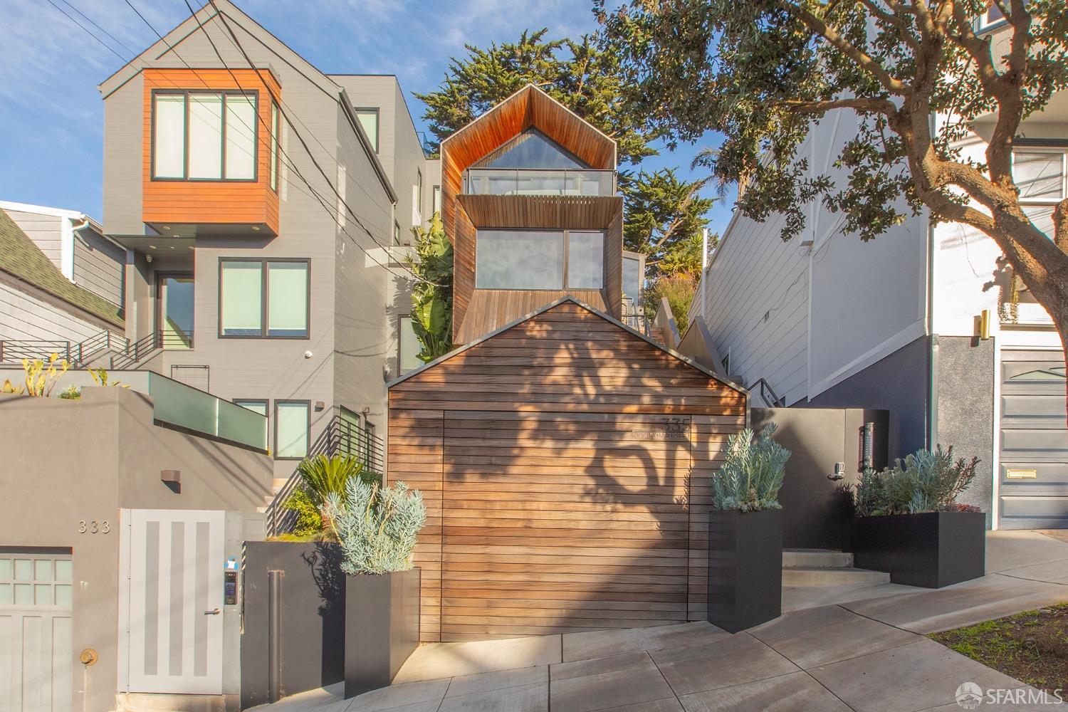 335 Diamond Street