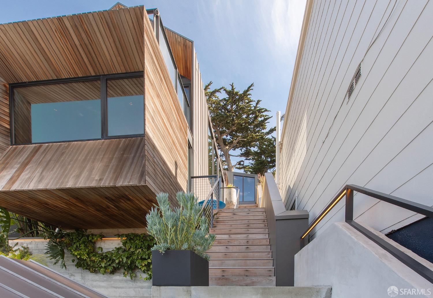 335 Diamond Street