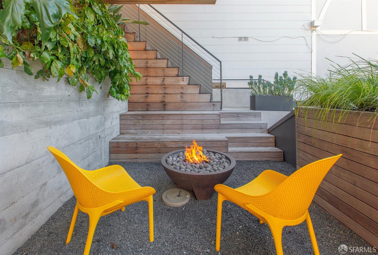335 Diamond Street