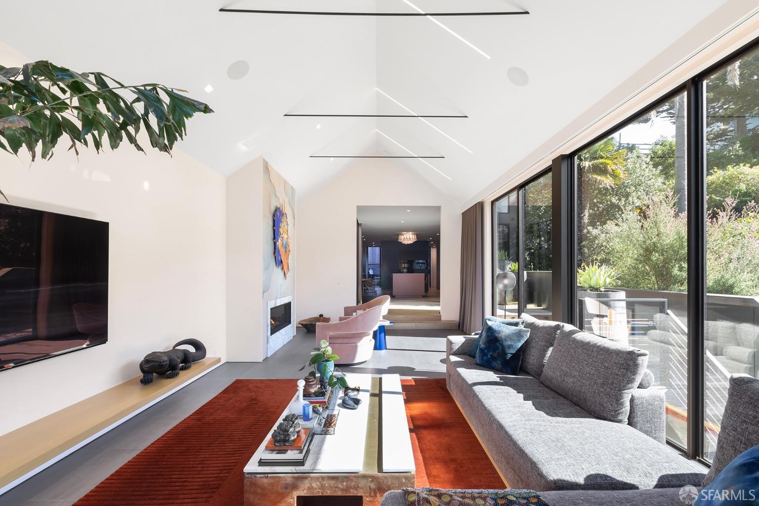 335 Diamond Street