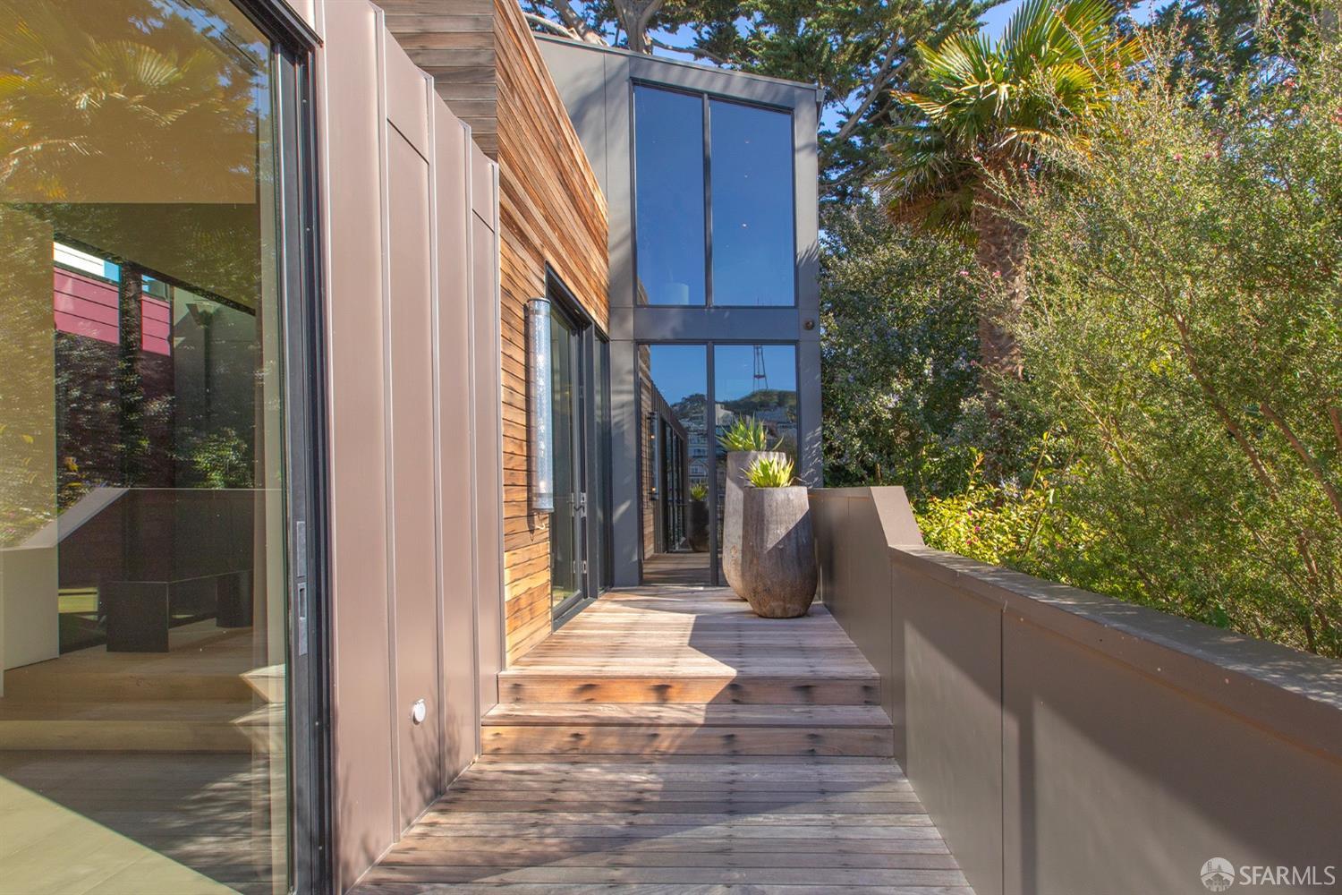335 Diamond Street