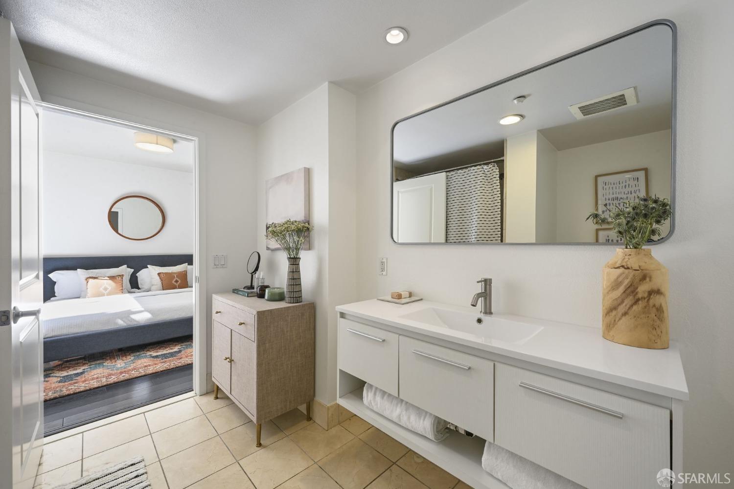 329 Bay Street # 204