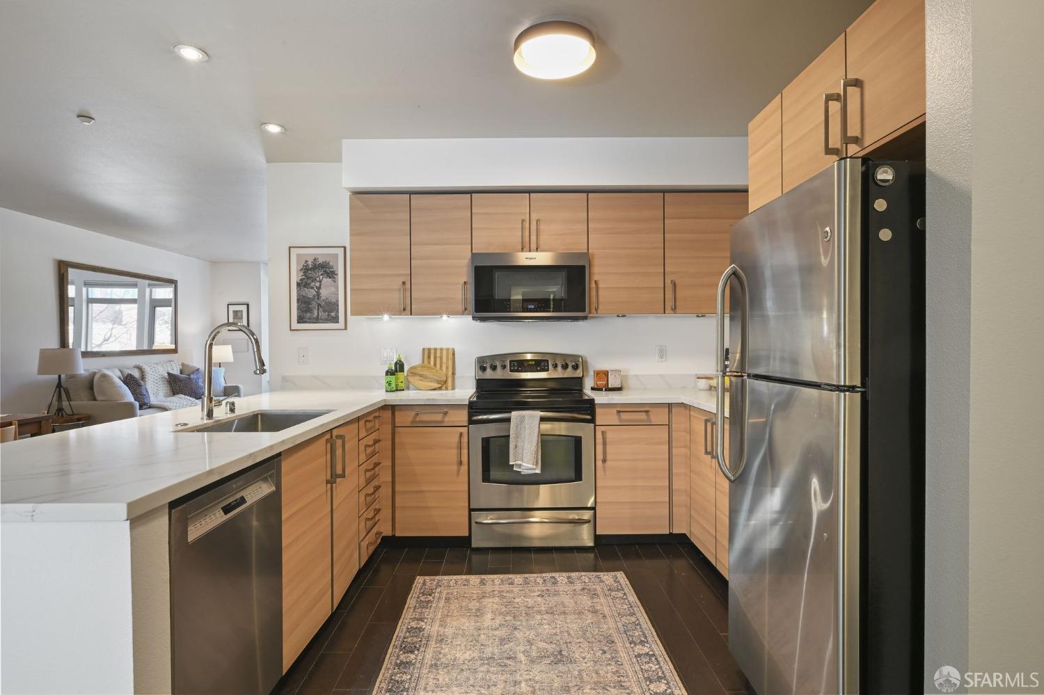 329 Bay Street # 204