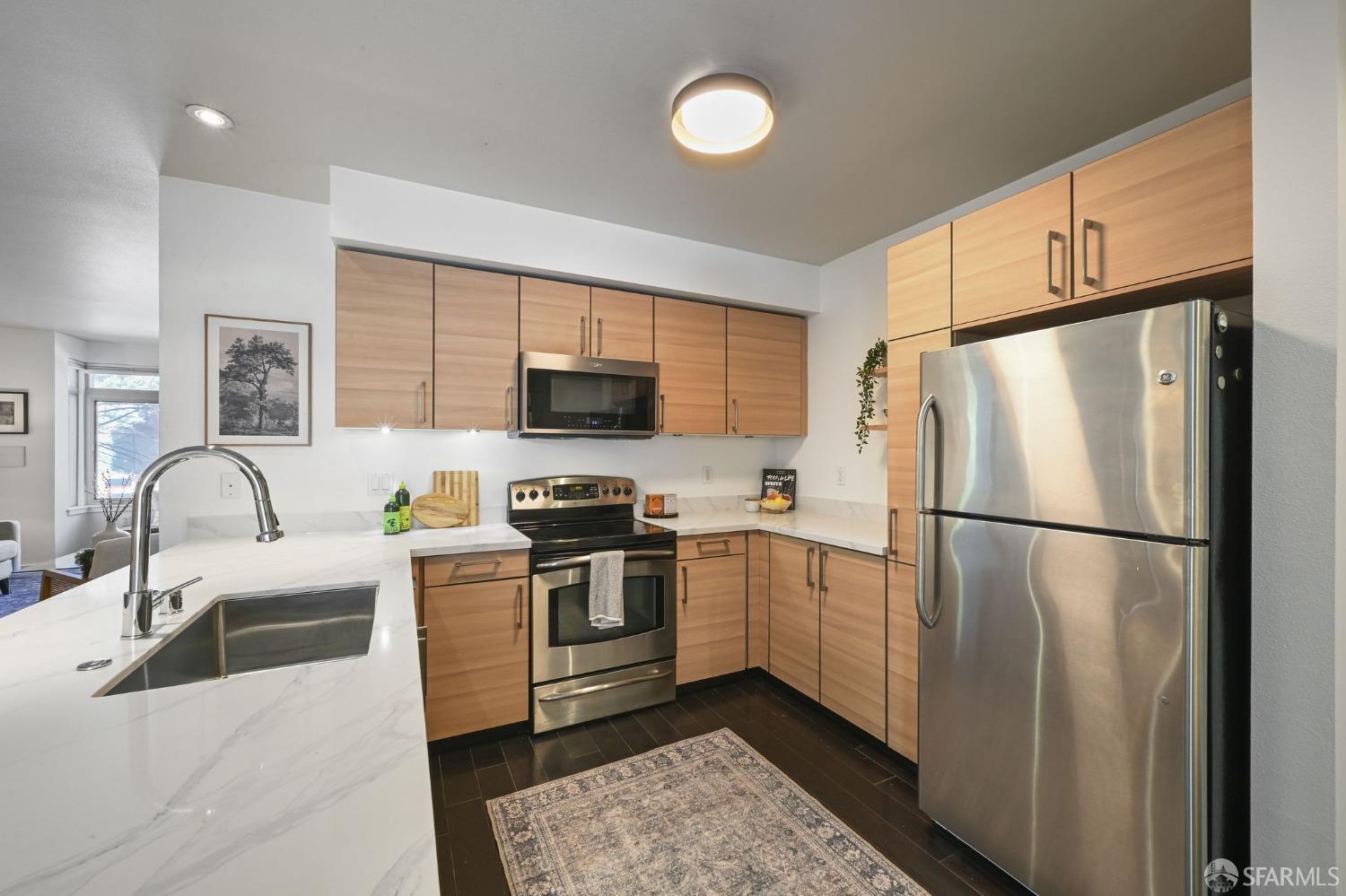 329 Bay Street # 204