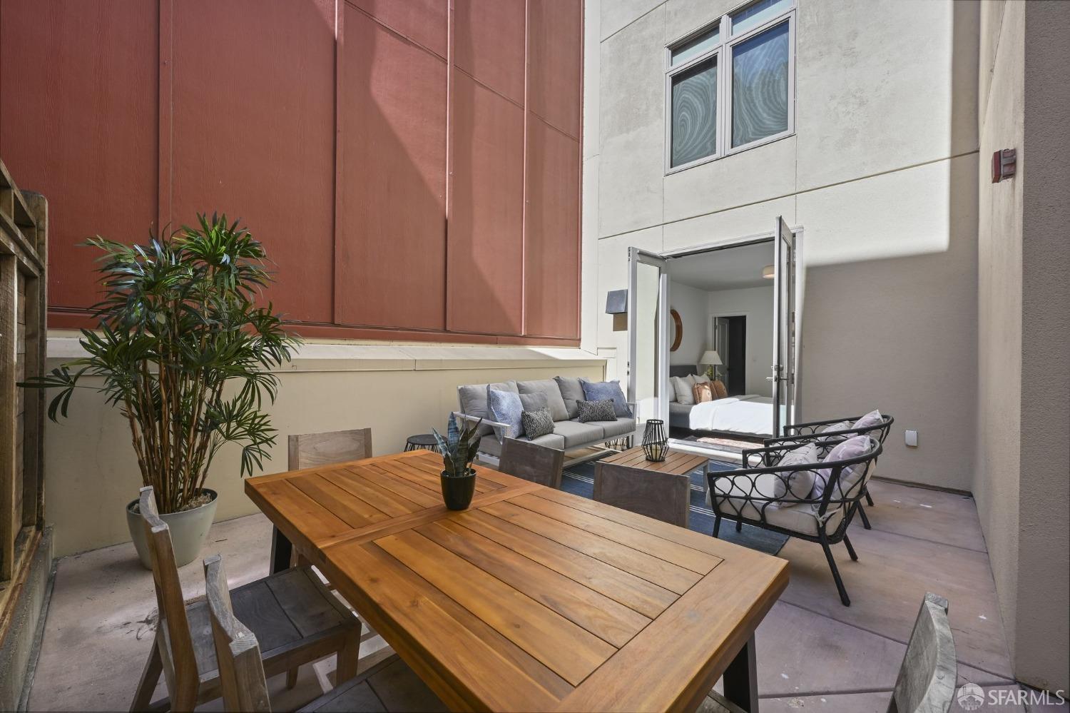 329 Bay Street # 204