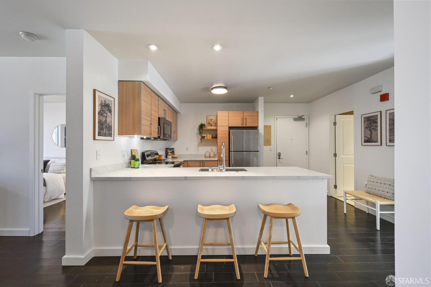 329 Bay Street # 204