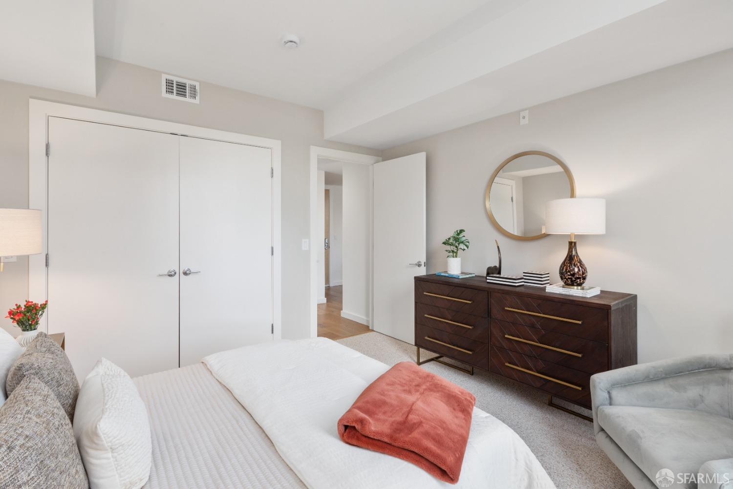300 Ivy Street # 401