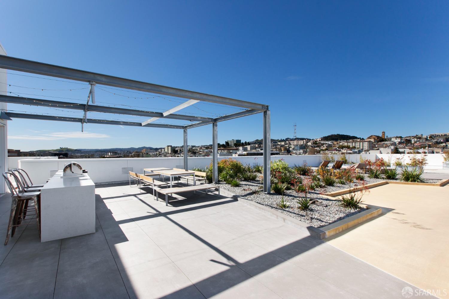 300 Ivy Street # 401