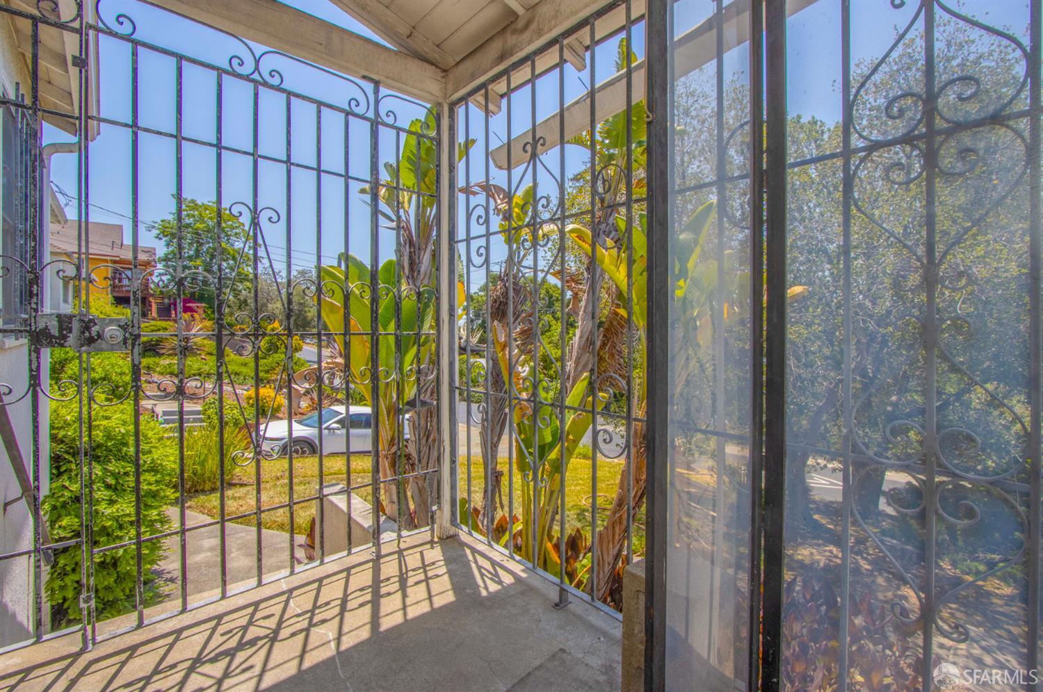 7520 Sunkist Drive