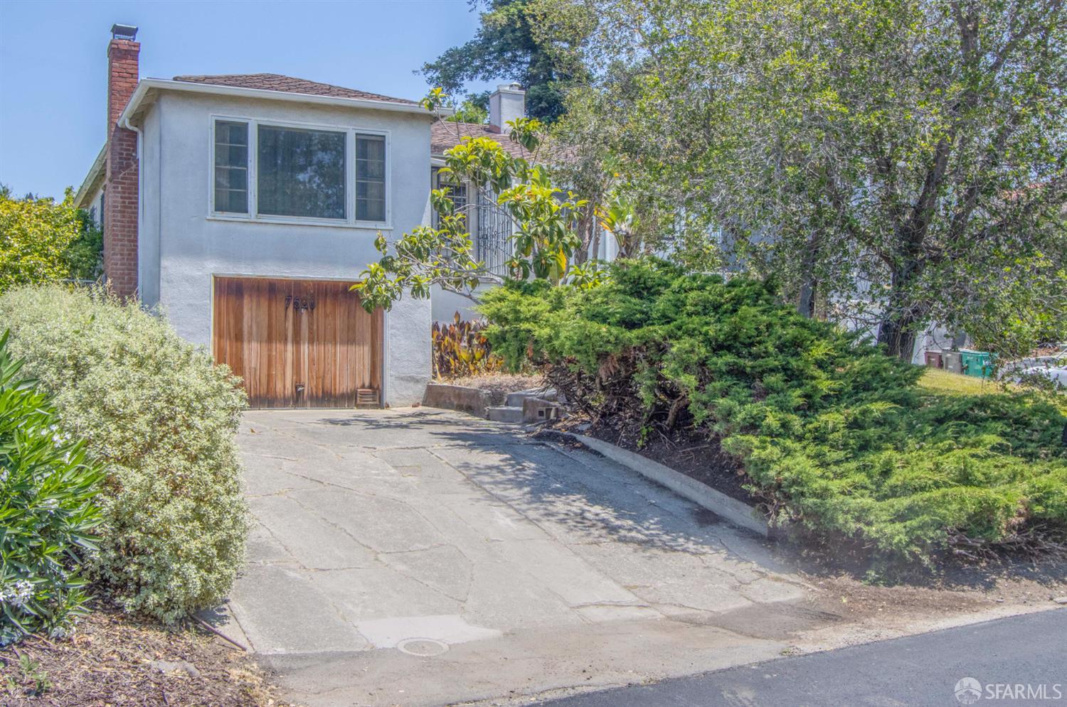 7520 Sunkist Drive