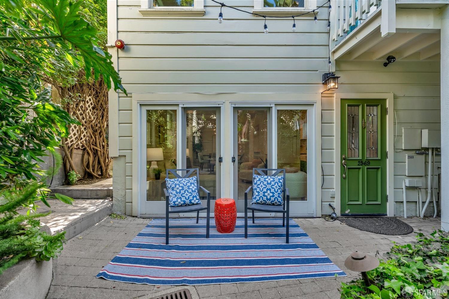 2569 Post Street