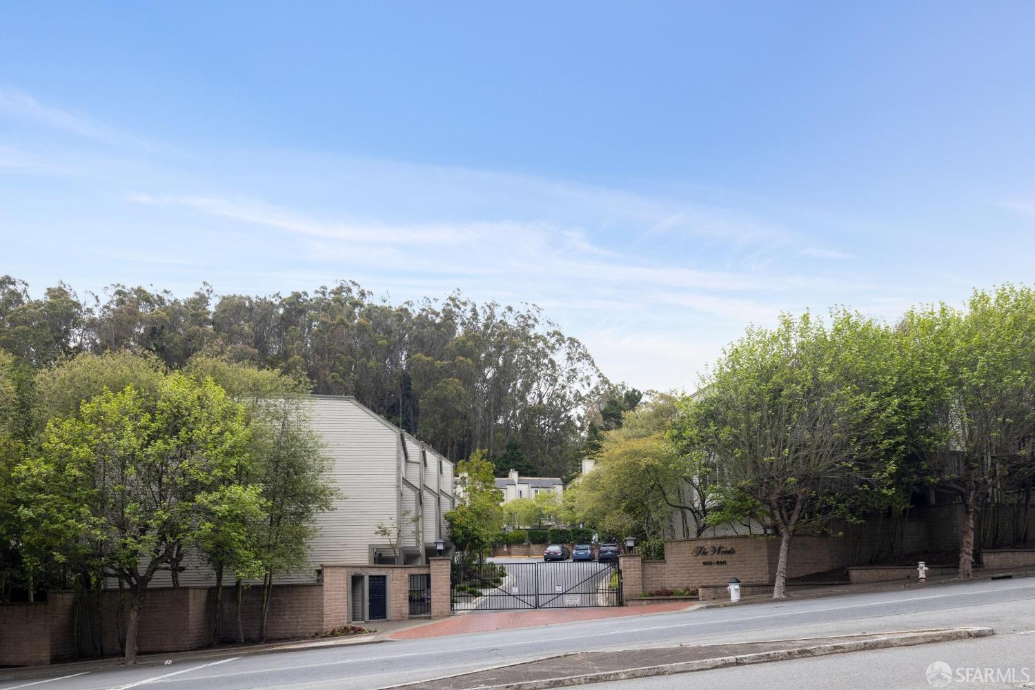 620 Clarendon Avenue