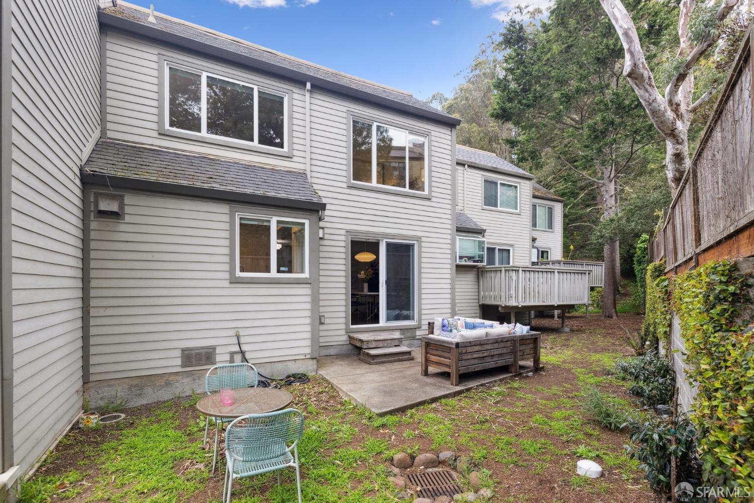 620 Clarendon Avenue