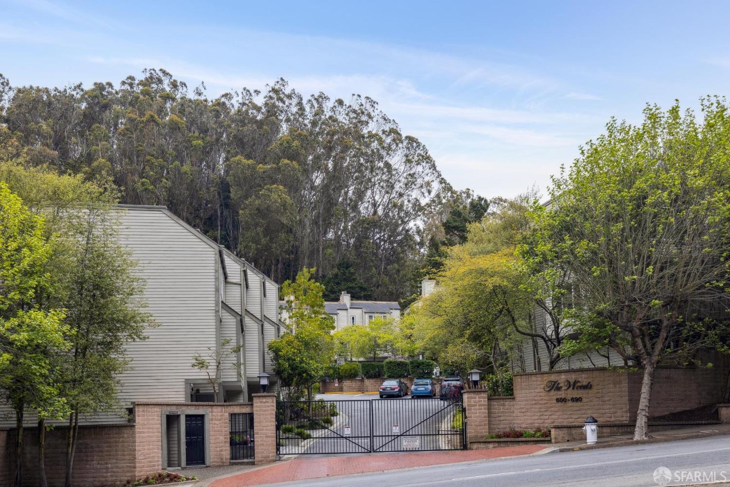 620 Clarendon Avenue